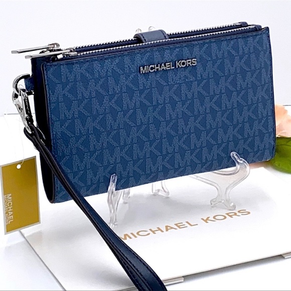 MICHAEL KORS LARGE DOUBLE ZIP WRISTLET DK CHAMBRAY - Picture 4 of 15